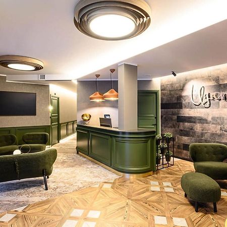 Ugandi Hotel Отепя Экстерьер фото