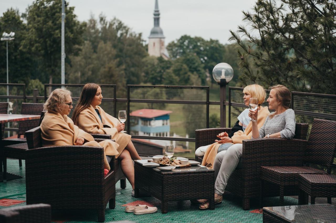 Ugandi Hotel Отепя Экстерьер фото