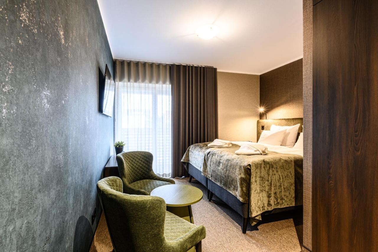 Ugandi Hotel Отепя Экстерьер фото