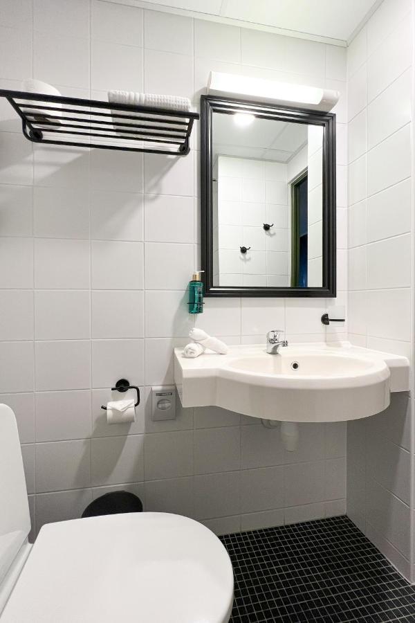 Ugandi Hotel Отепя Экстерьер фото