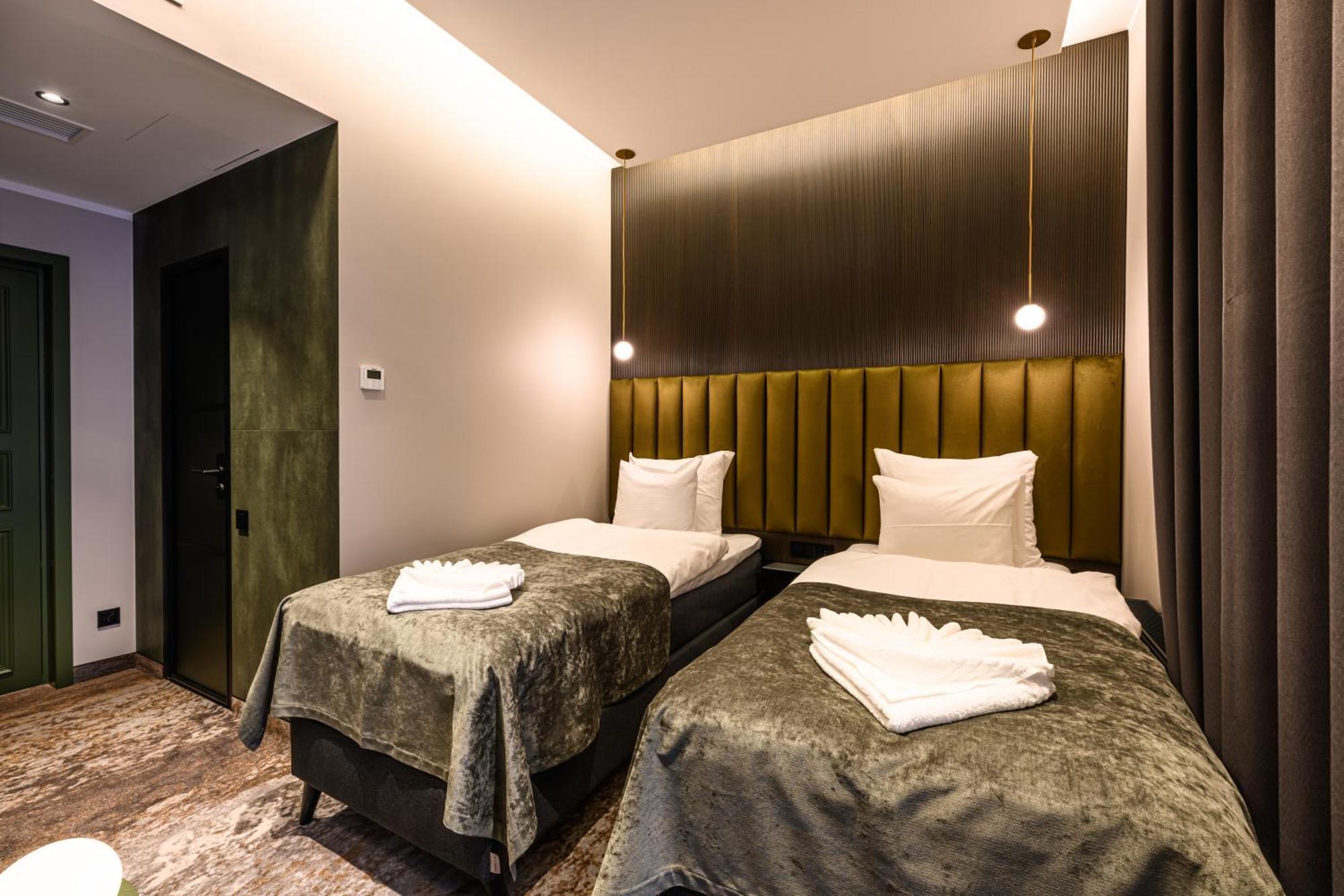 Ugandi Hotel Отепя Экстерьер фото