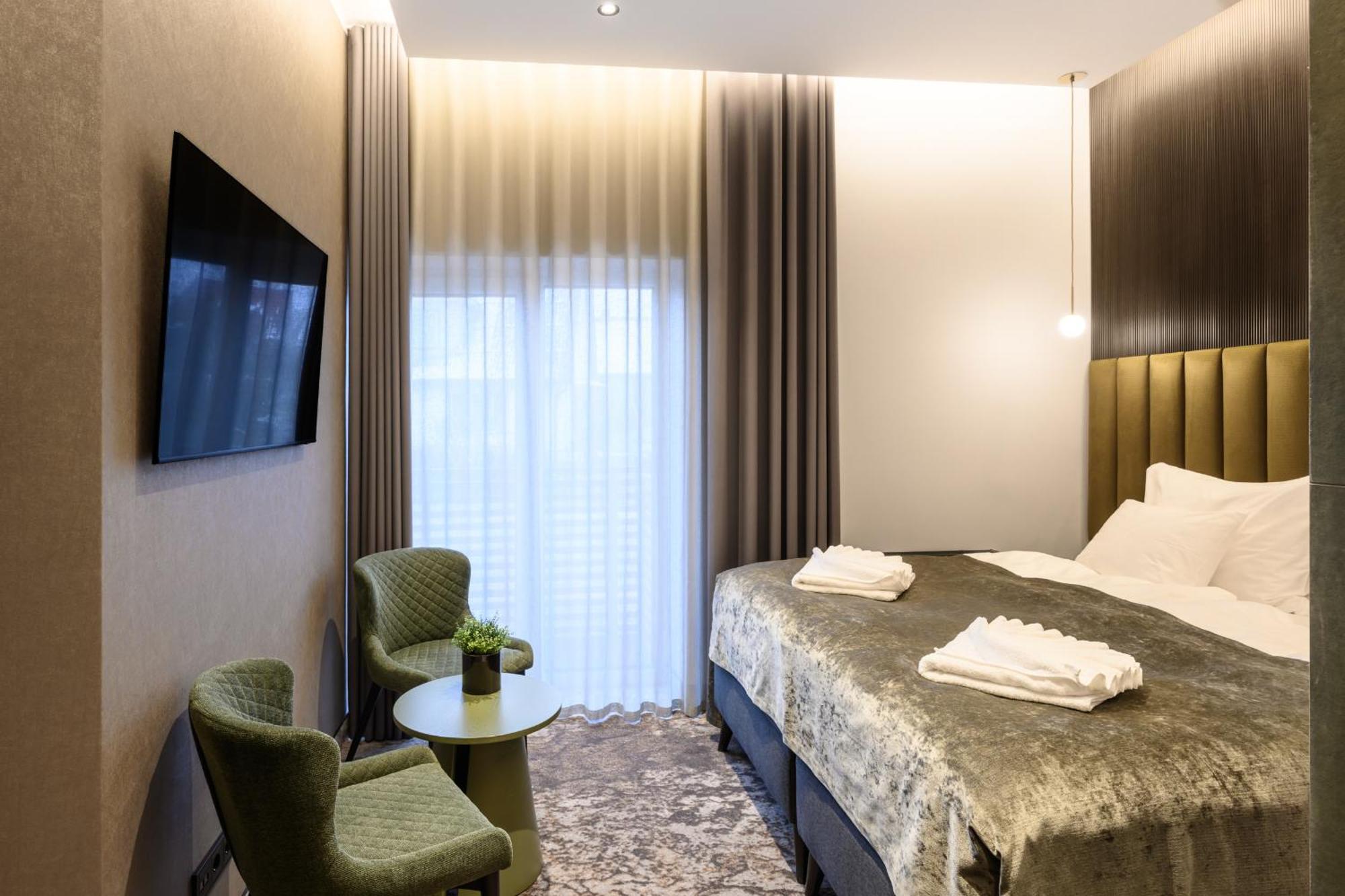 Ugandi Hotel Отепя Экстерьер фото