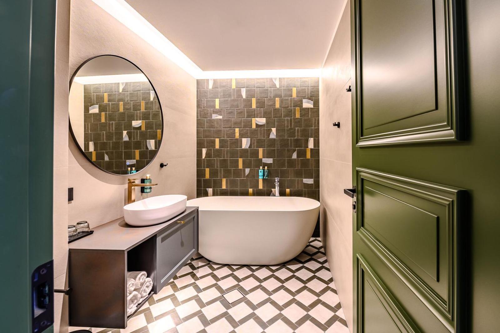 Ugandi Hotel Отепя Экстерьер фото
