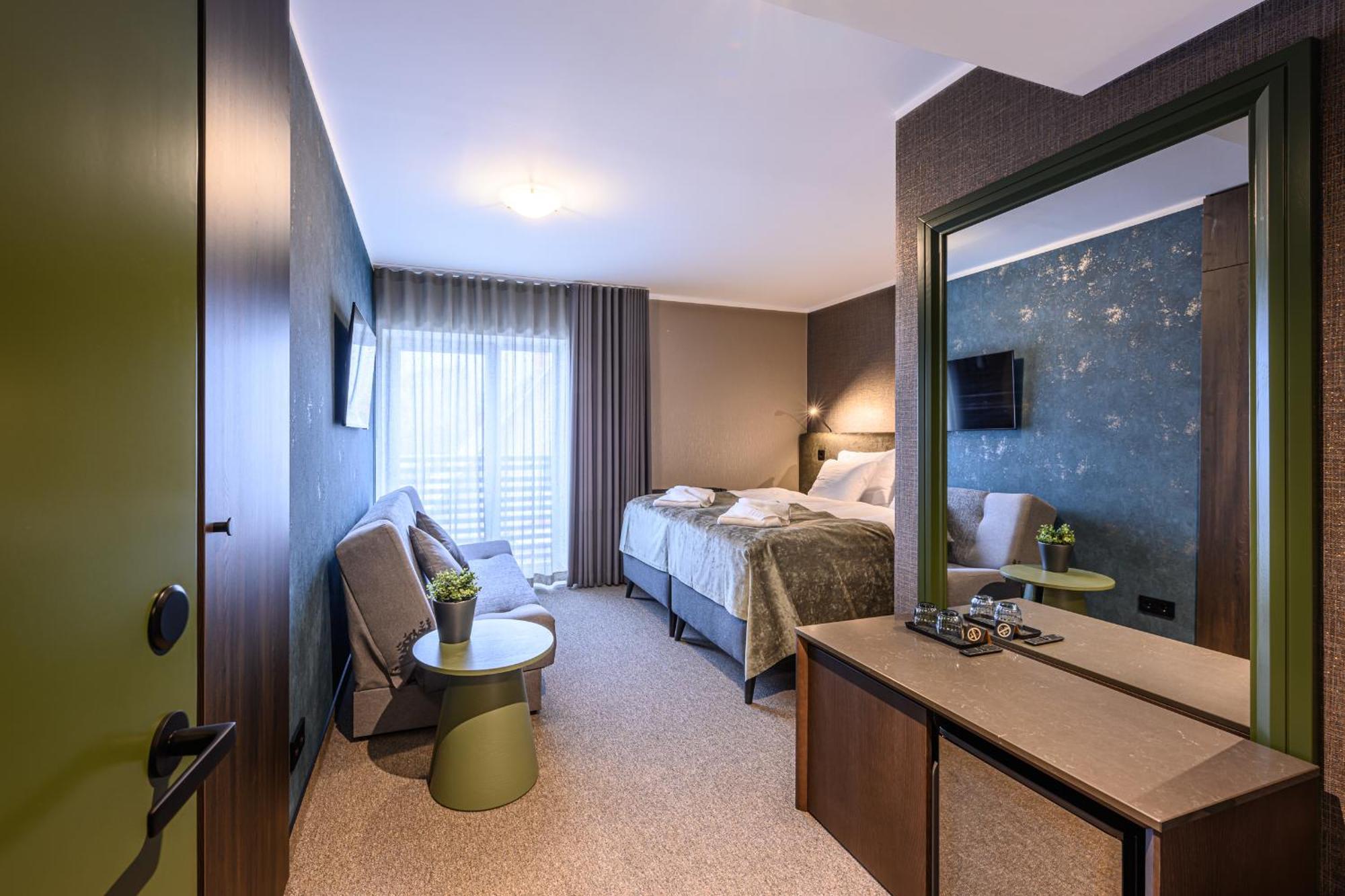 Ugandi Hotel Отепя Экстерьер фото
