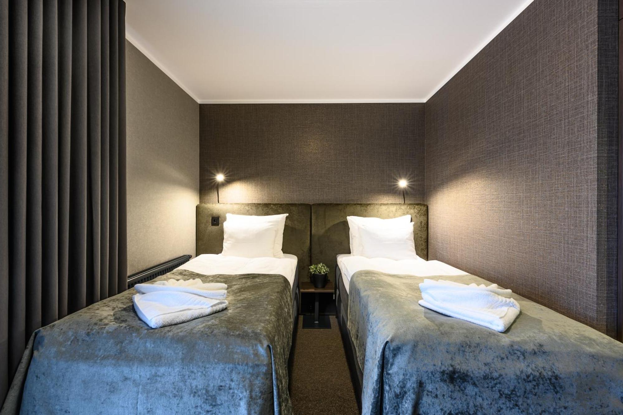 Ugandi Hotel Отепя Экстерьер фото