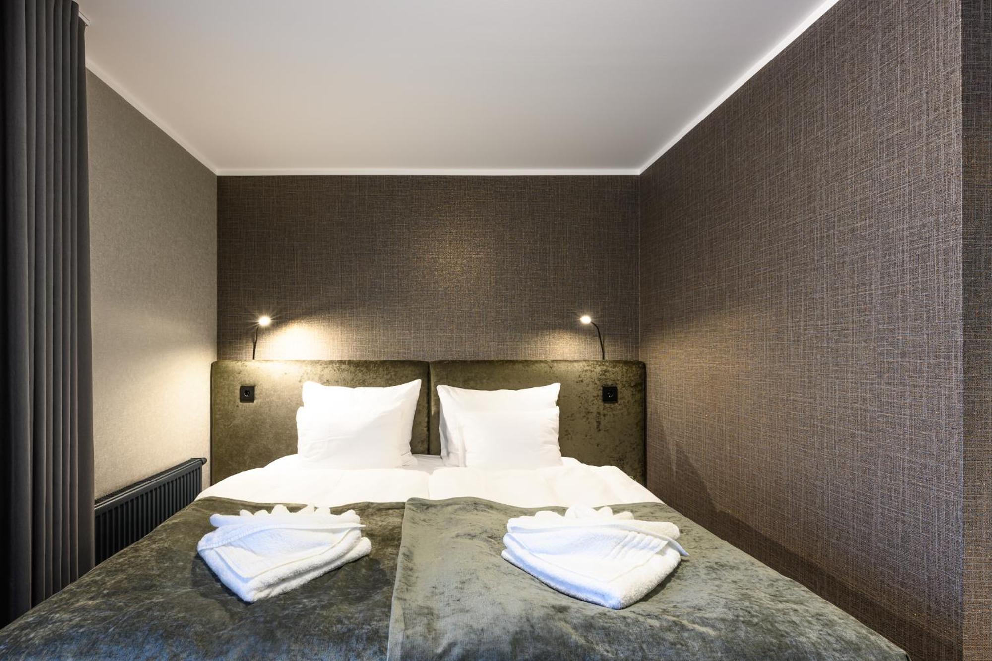 Ugandi Hotel Отепя Экстерьер фото